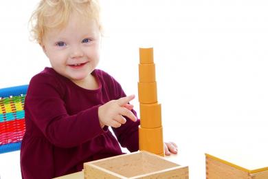 La pédagogie Montessori à la maison, c'est possible.