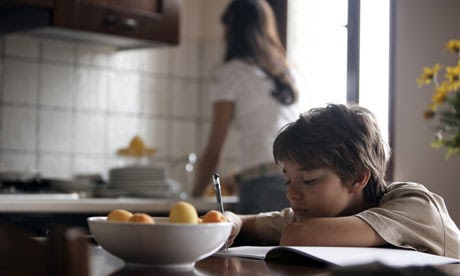 Les devoirs à la maison contre-productifs?